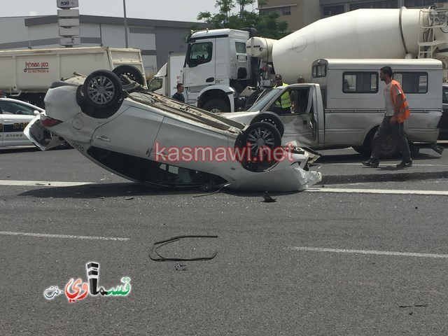 فيديو- كفرقاسم : حادث طرق في مدخل البلدة الغربي وثلاثة اصابة بين المتوسطة  والطفيفة وازدحام مروري صعب